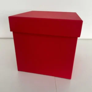 Caixa cúbica de papelão vermelha 18x18x18cm