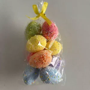 Saquinhos com mini ovinhos coloridos